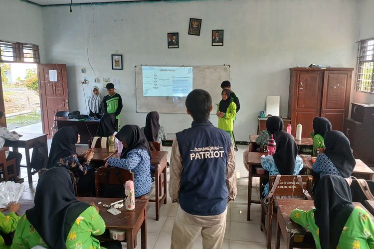 Melatih Siswa Menjadi Konselor Sebaya di Sekolah