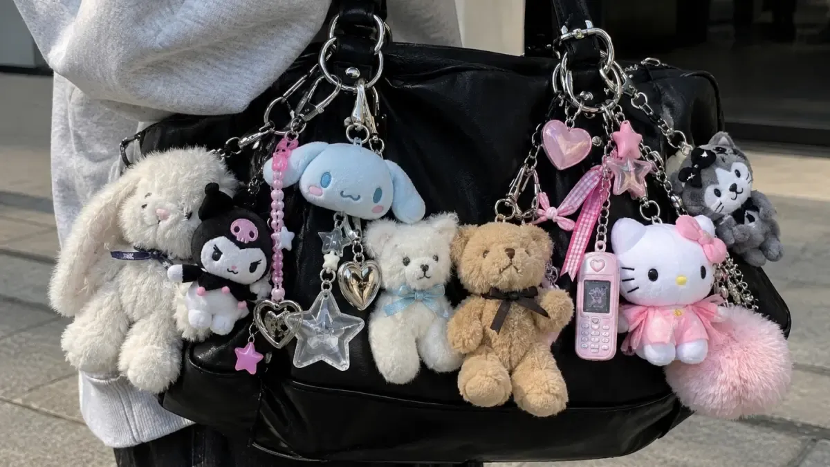 Dari Boneka hingga Kain: Fashion Emosional Anak Muda