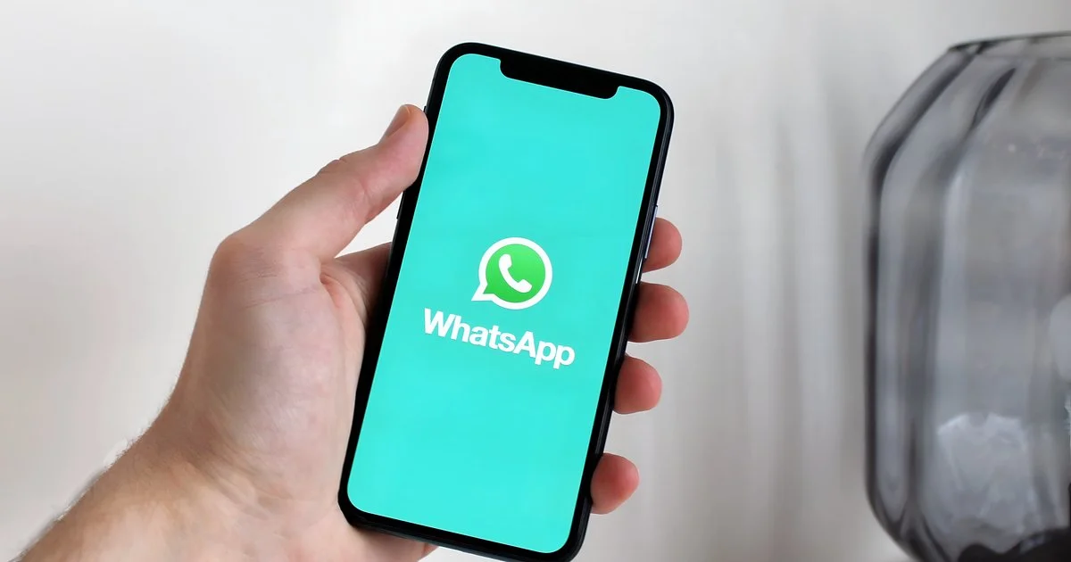 Pesan WhatsApp Lambat dan Layar Mati Saat Telepon? Ini Solusinya