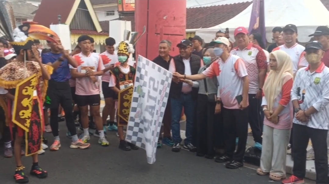 Pelari Muda Jelajahi Warisan Kota Lewat Heritage Run