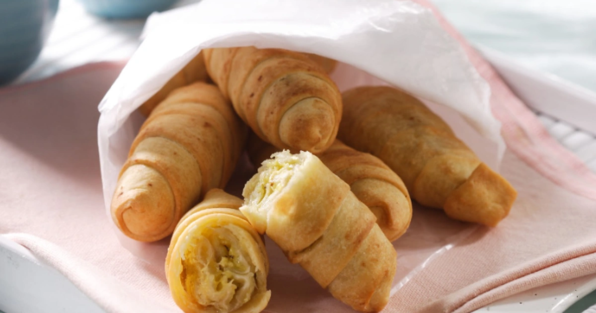 Pisang Molen vs Keripik Pisang Goreng: Mana Camilan Renyah Manis Favoritmu?