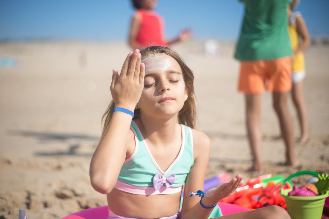 6 Sunscreen Anak Terbaik untuk Kulit Sensitif
