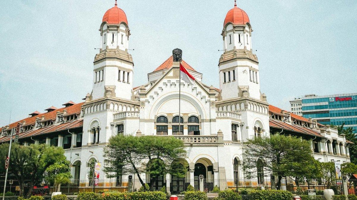 Harga Tiket PICTNIQ Jogja dan Lawang Sewu: Mana Paling Worth It?