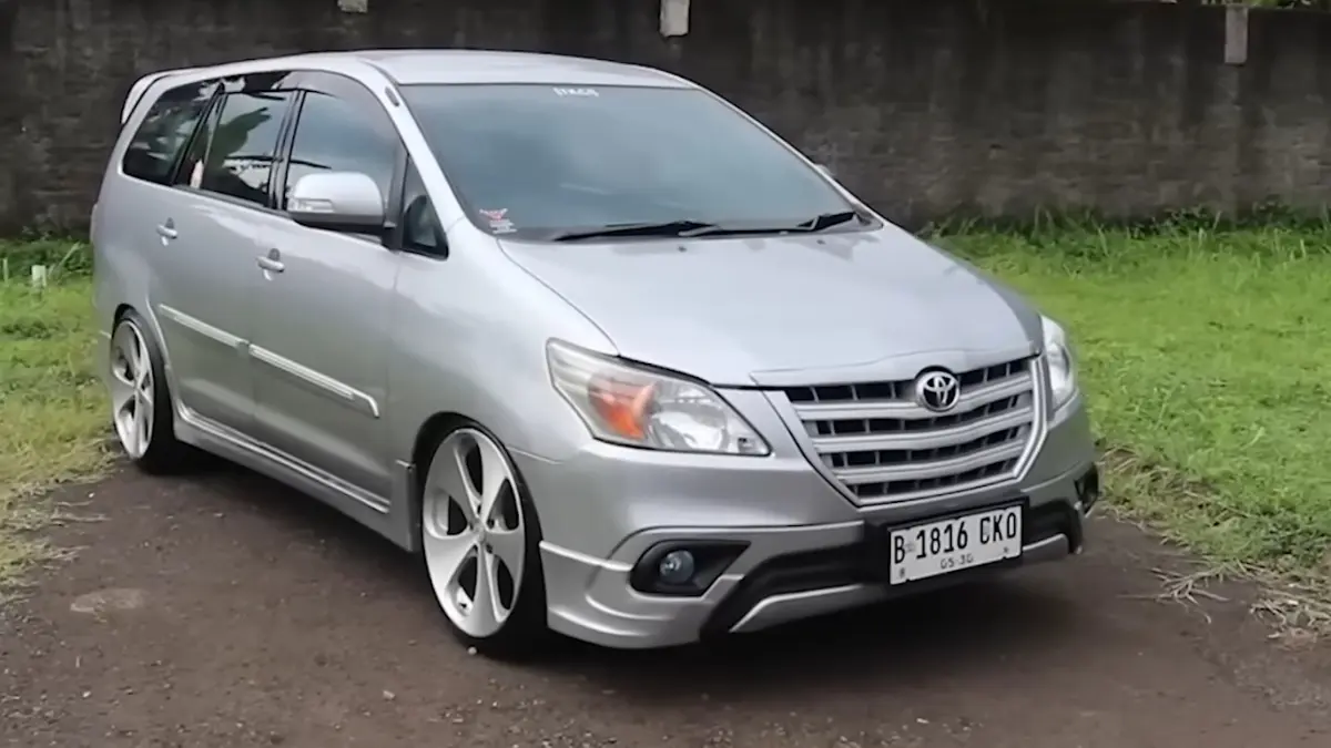 Panduan Lengkap Harga Toyota Kijang Innova Bekas: Reborn vs Barong