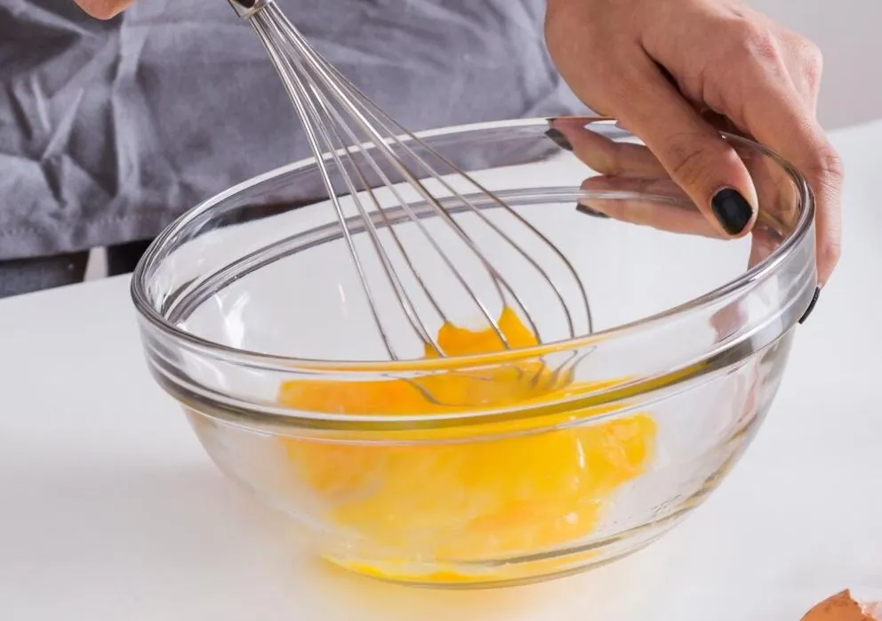 Telur Mentah untuk Bayi: Risiko Salmonella yang Sering Diremehkan