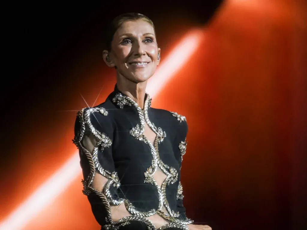 Profesionalisme di Balik Momen Celine Dion Jatuh Panggung