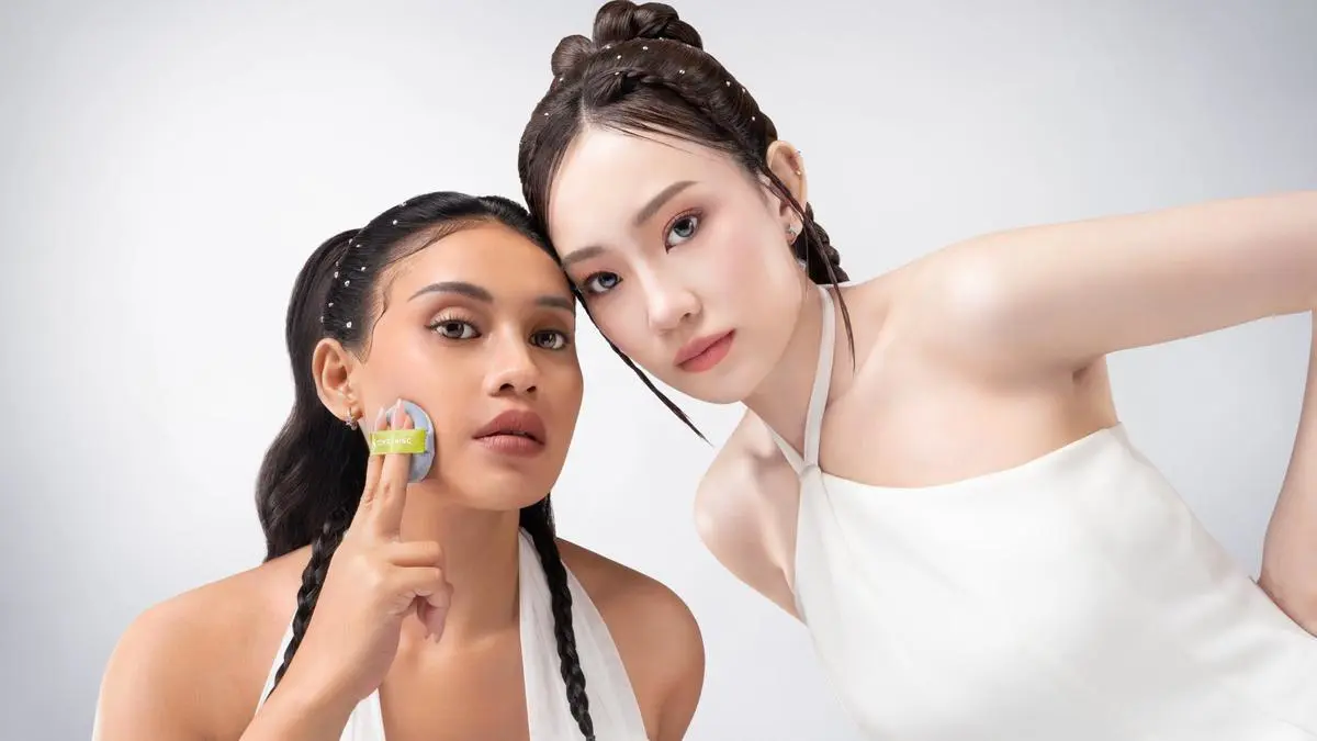 Bedak Tabur untuk Kulit Berminyak: Kontrol Kilap Tanpa Hilang Glow