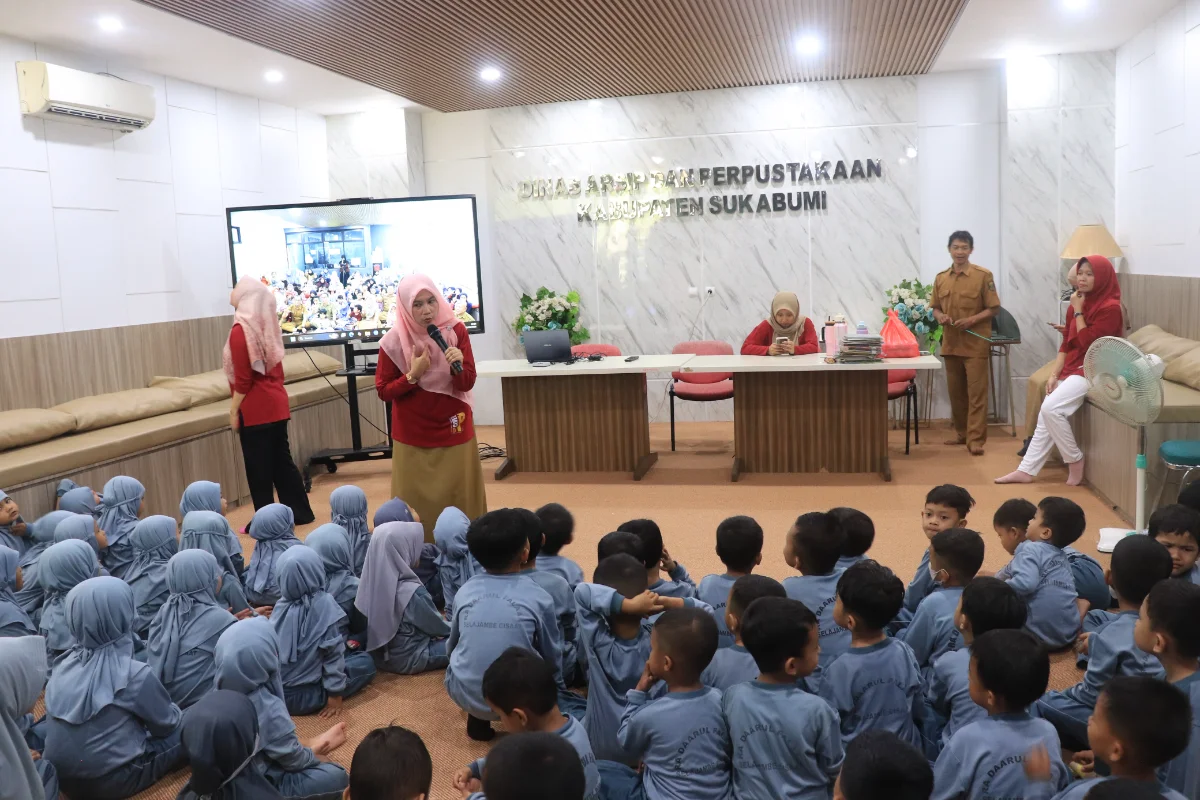 Perpustakaan Terapung dan Desa: Jembatan Akses Baca Anak di Daerah Terpencil