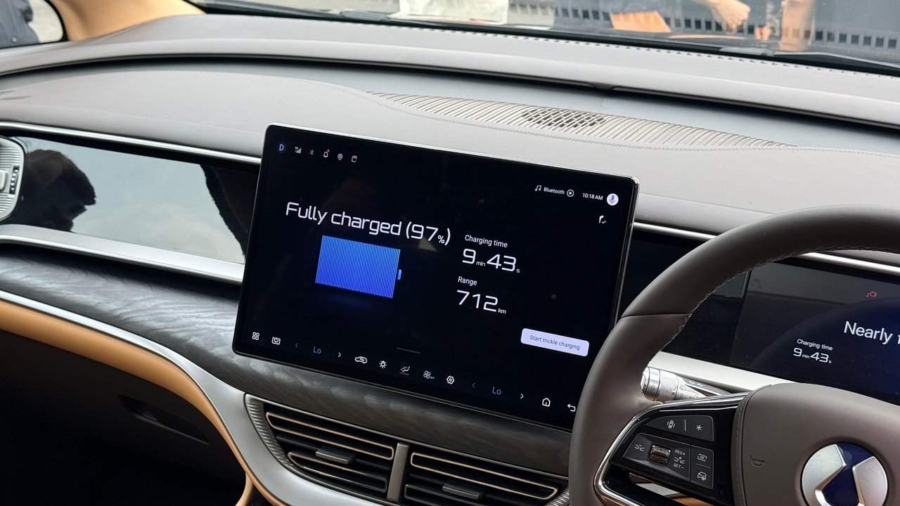 Flash Charging 5 Menit: BYD Mengubah Standar Pengisian EV