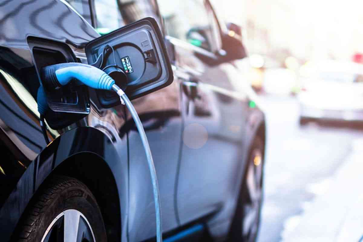 Strategi TKDN 60 Persen: Menang di Pasar EV Lewat Baterai Lokal