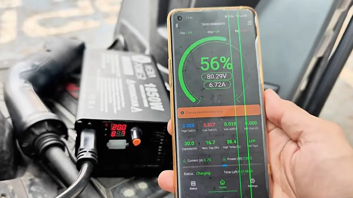 Mengisi Motor Listrik di SPKLU Mobil dengan Adapter Tipe 2 AC
