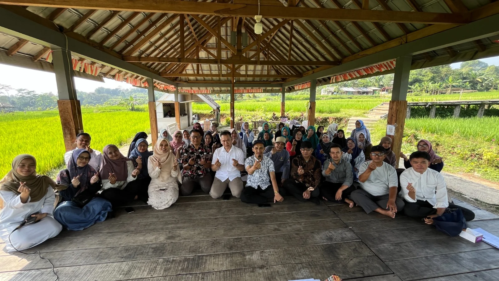 Sertifikasi Halal dan PIRT: Senjata Baru Pedagang Jajanan Jalanan