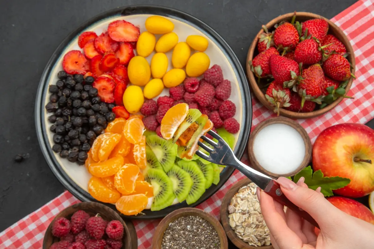 Buah Rendah Gula Terbaik untuk Diabetes: Stroberi & Alpukat