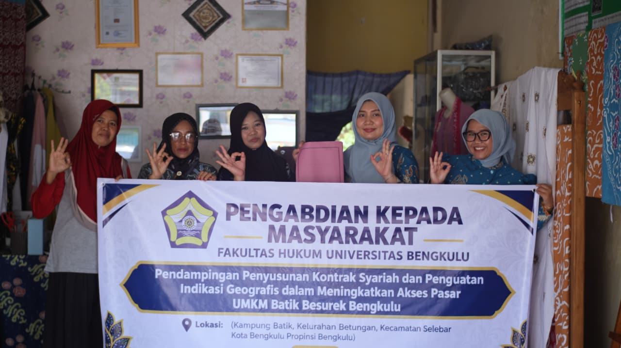 Universitas Menggerakkan UMKM Fashion Lokal ke Era Digital dan Legal