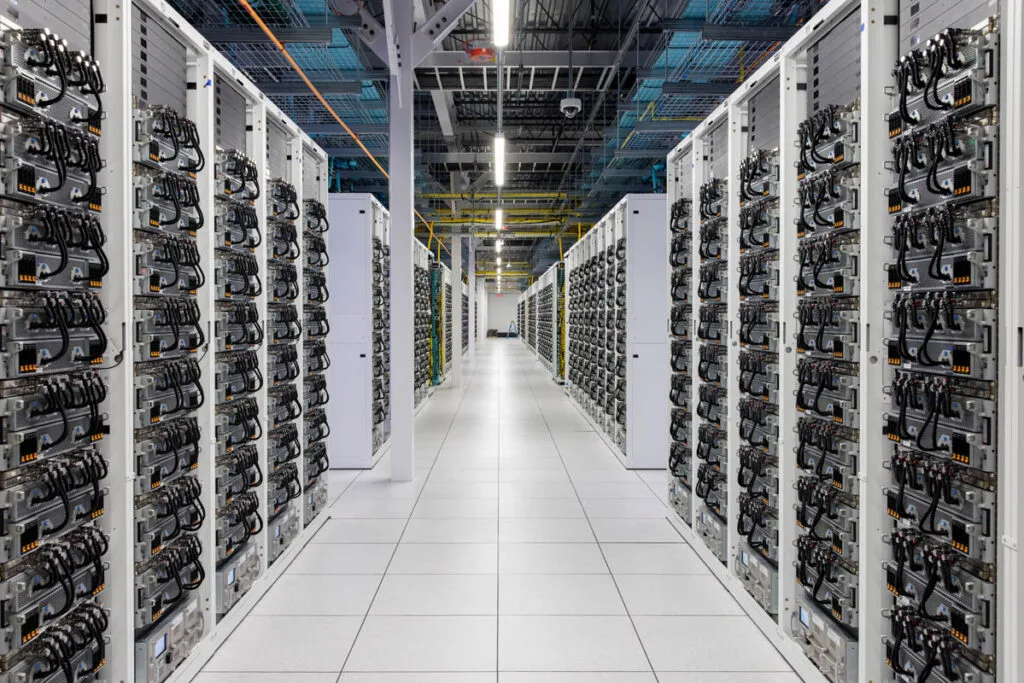 Investasi Data Center AI Tembus Rp80 Triliun: Peta Pemain dan Taruhan Energi