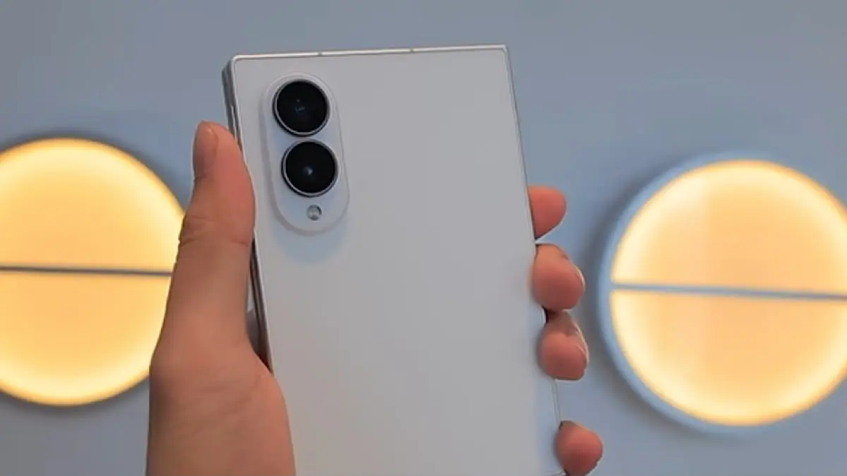 Motorola Razr Fold: Ponsel Lipat Serius untuk Fotografer Mobile?
