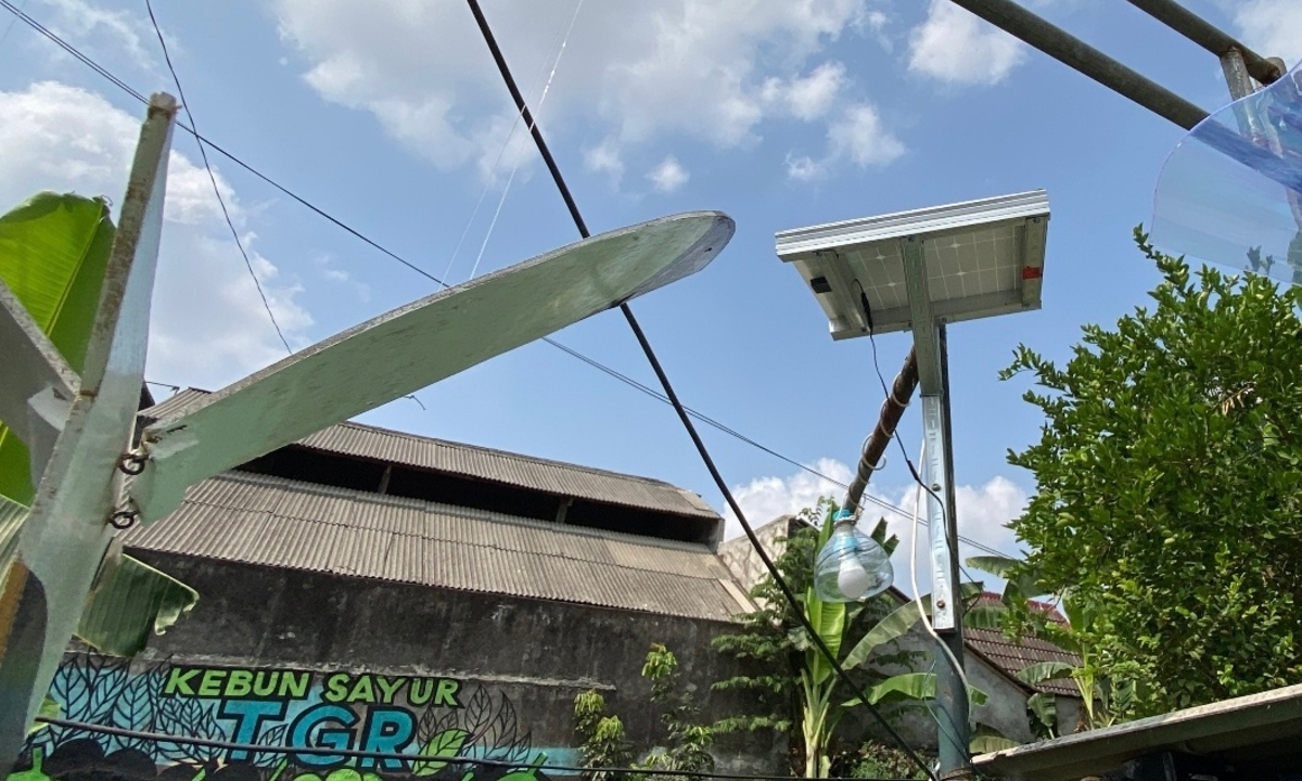 Panel Surya dan Hidroponik: Masa Depan Urban Farming Hemat Energi