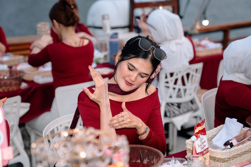 Review Lulur Tubuh Gluta Hya Purbasari: Cerah dan Lembap Sekaligus?