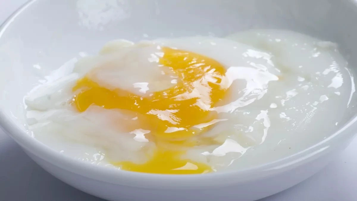 Telur Mentah dan Setengah Matang: Risiko Salmonella Serius pada Bayi