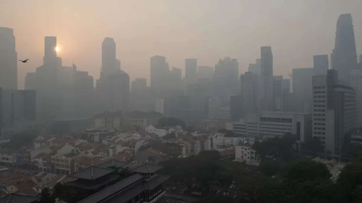Kabut Asap Lintas Negara Memaksa ASEAN Naikkan Taraf Diplomasi
