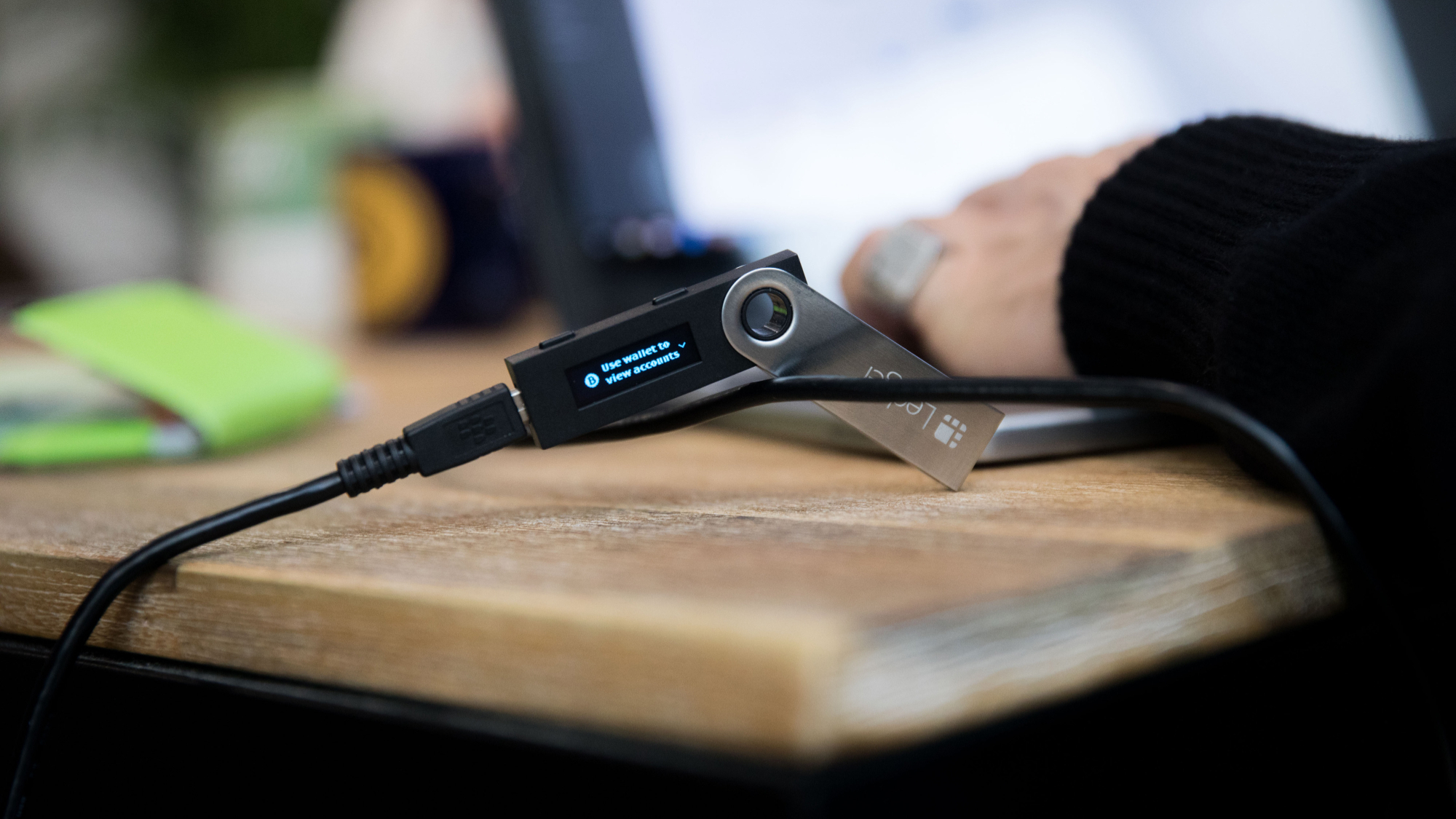 Dompet Kripto Palsu: Bedakan Hardware Wallet Asli dan Lindungi Aset