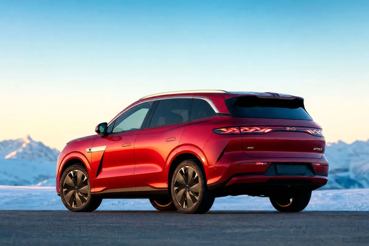 BYD Atto 8: SUV Listrik 7 Penumpang dengan Flash Charging 9 Menit