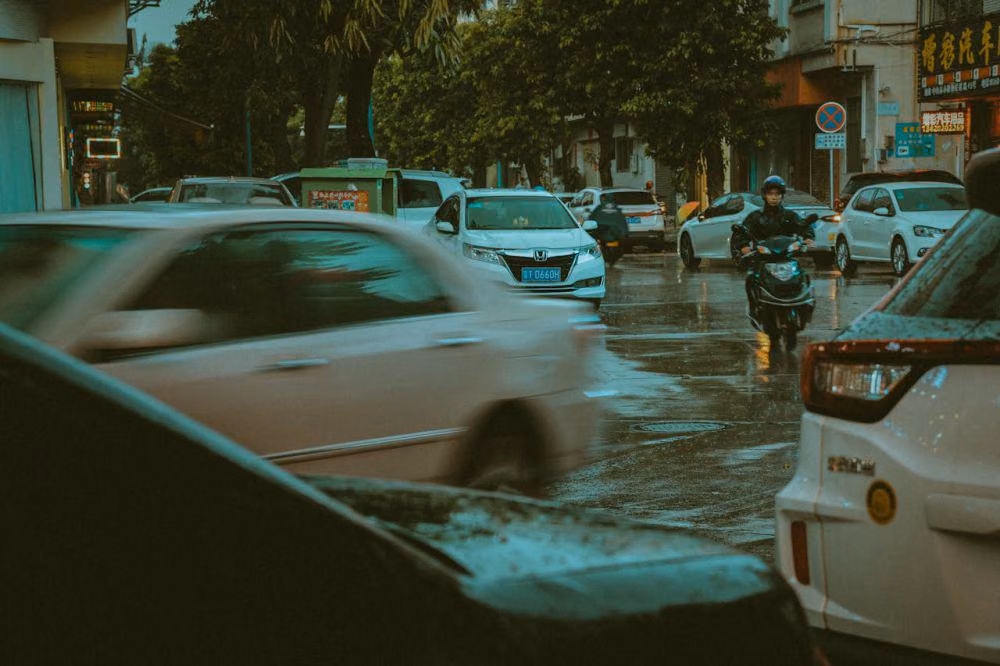 Panduan Aman Menerobos Genangan Air: Water Hammer dan Batas Kedalaman