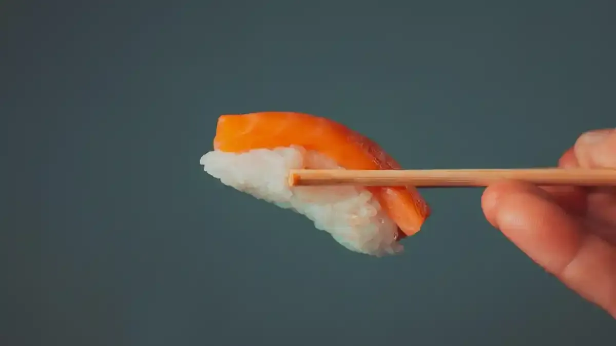 Makan Ayam, Tahu, dan Salmon Setiap Hari: Mana yang Paling Mengubah Tubuh Anda?