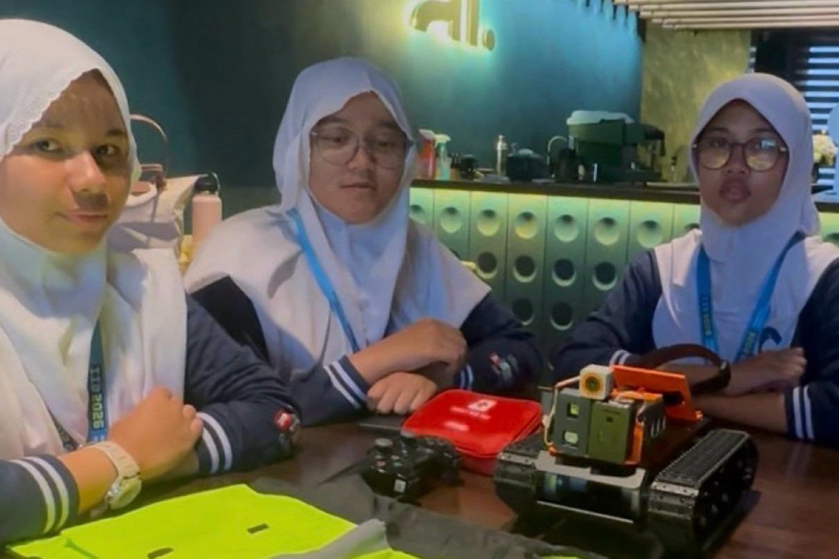 Siswa SMP Ciptakan Robot Pendeteksi Korban Bencana