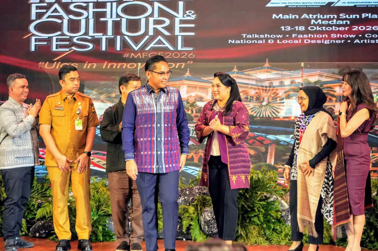 Ulos Tradisional Siap Menantang Panggung Fashion Global