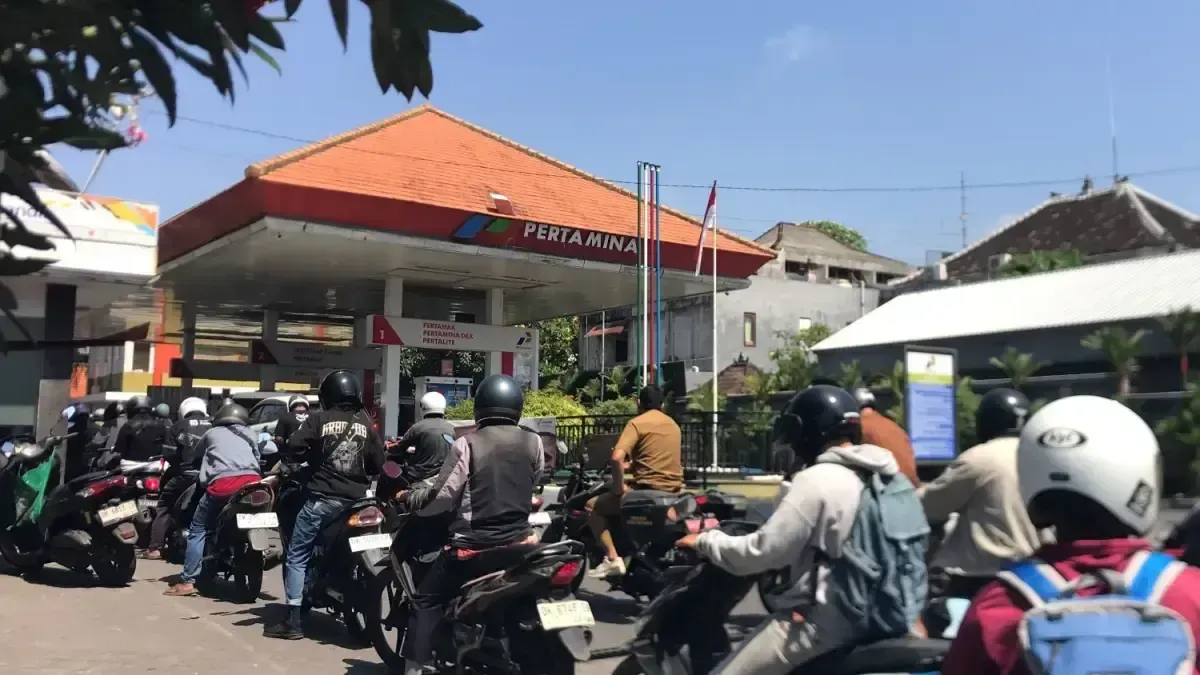 Antrean BBM di Bali Mengungkap Rapuhnya Rantai Distribusi
