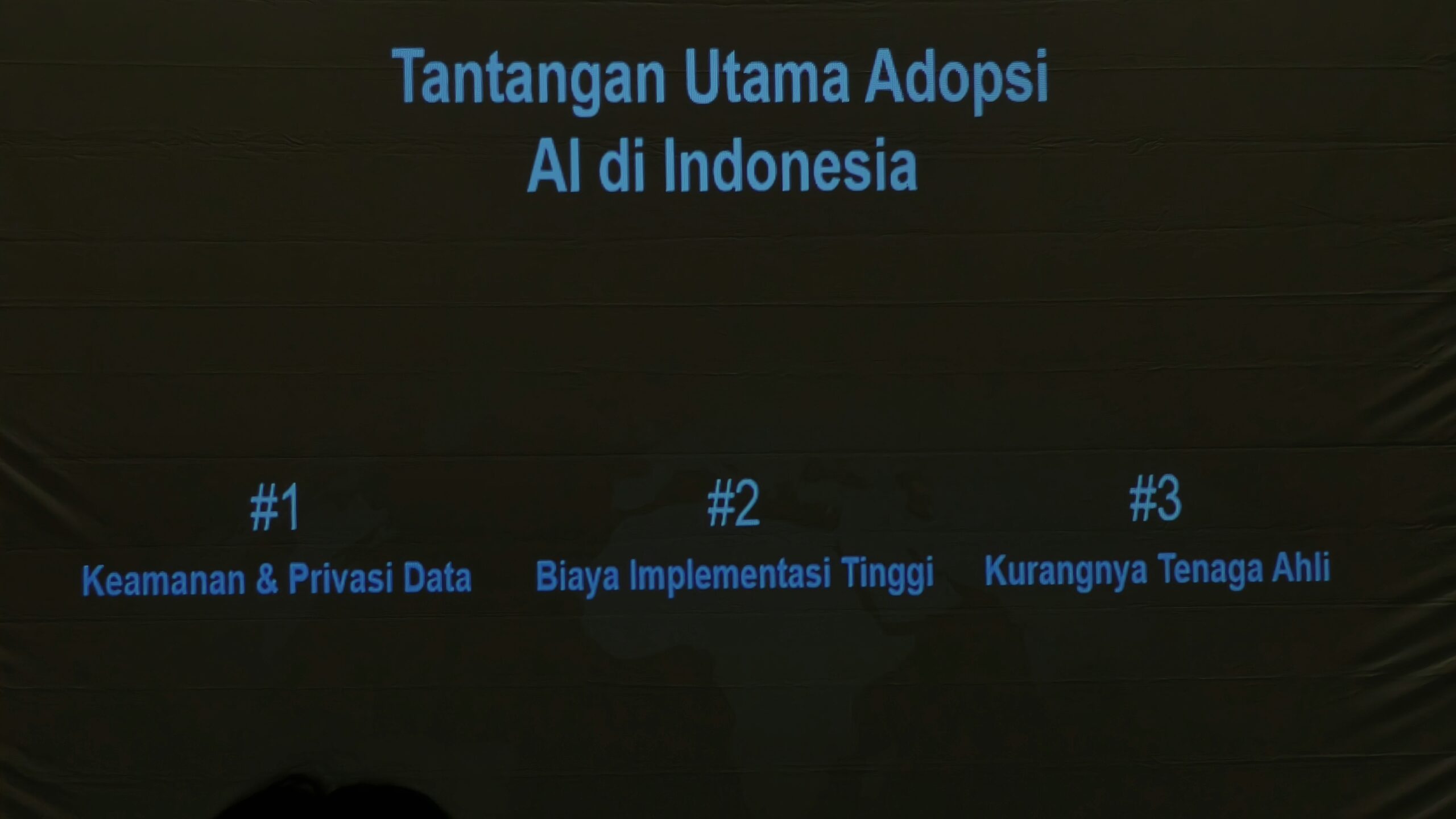 Risiko Data Bocor Saat Perusahaan Memakai ChatGPT dan AI