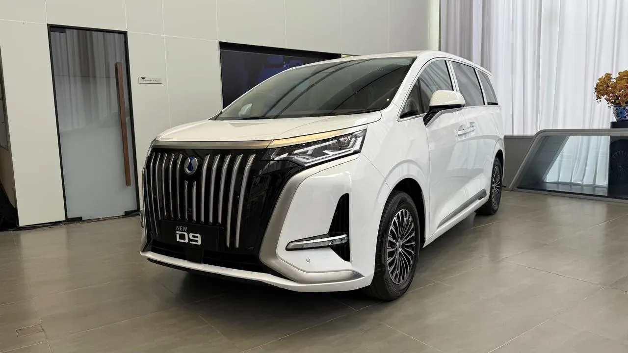 Teknologi Flash Charging 1.500 kW: MPV Listrik Premium yang Ngecas 9 Menit