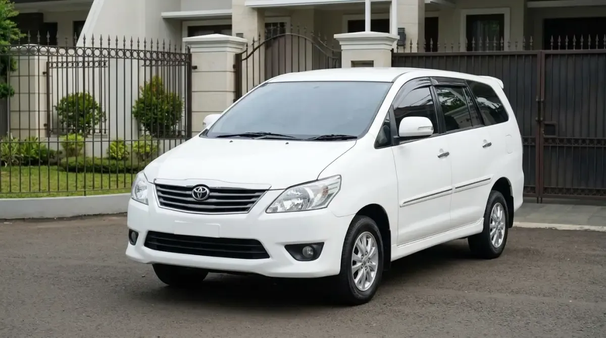 Panduan Lengkap Harga Toyota Kijang Innova Bekas: Reborn vs Barong