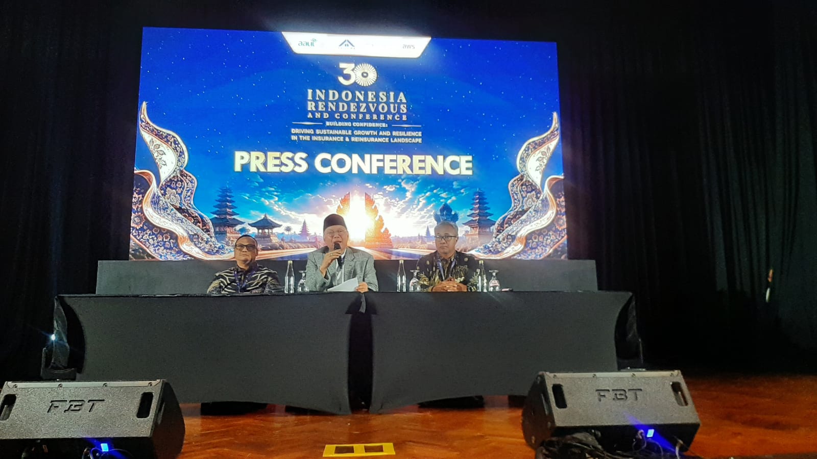 Bali Jadi Pusat Konferensi Internasional, Siapa Paling Diuntungkan?