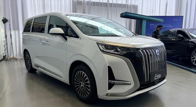 Denza D9 Facelift: MPV Listrik Premium yang Serius untuk Perjalanan Jarak Jauh