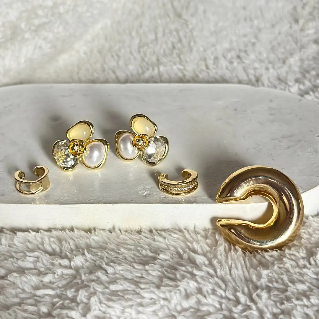 Belum Berani Tindik Tapi Pengen Ear Stack? Ear Cuff Lokal Ini Jawabannya