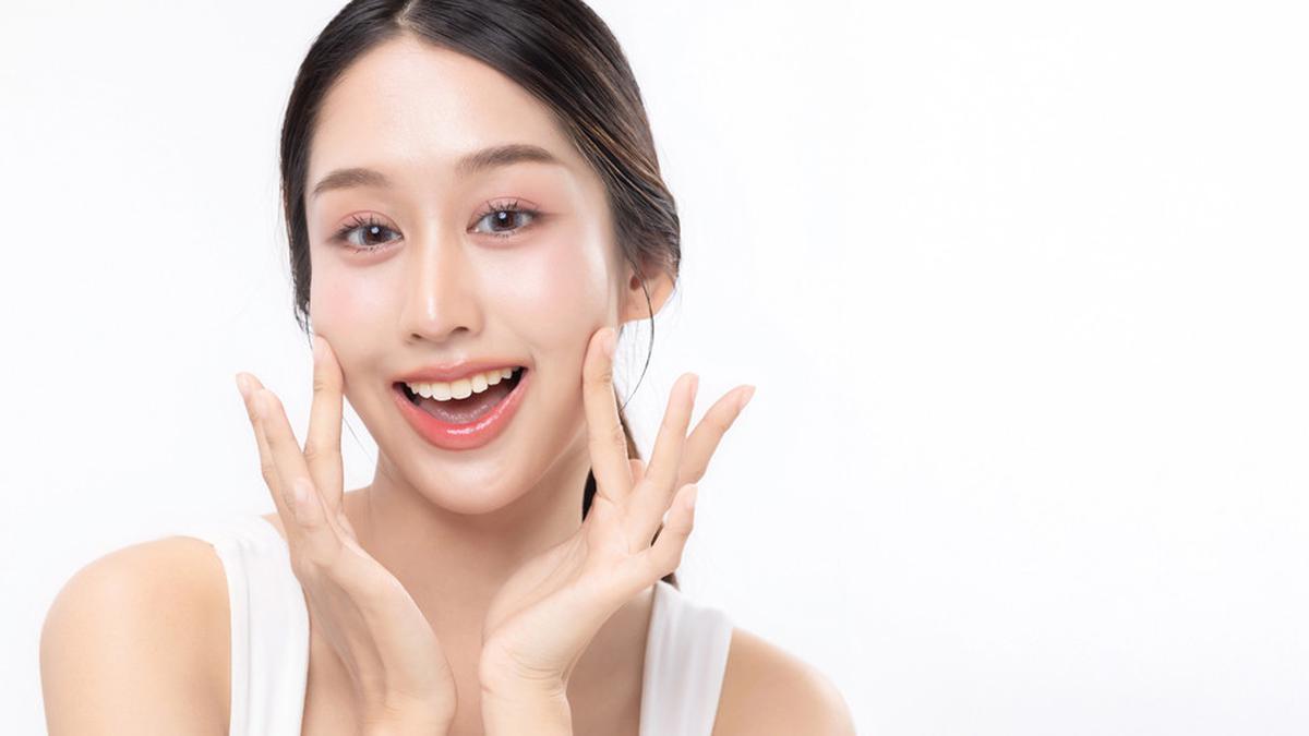 Rahasia Mochi Skin: Rutinitas Hidrasi Lengkap untuk Kulit Lembap dan Kenyal