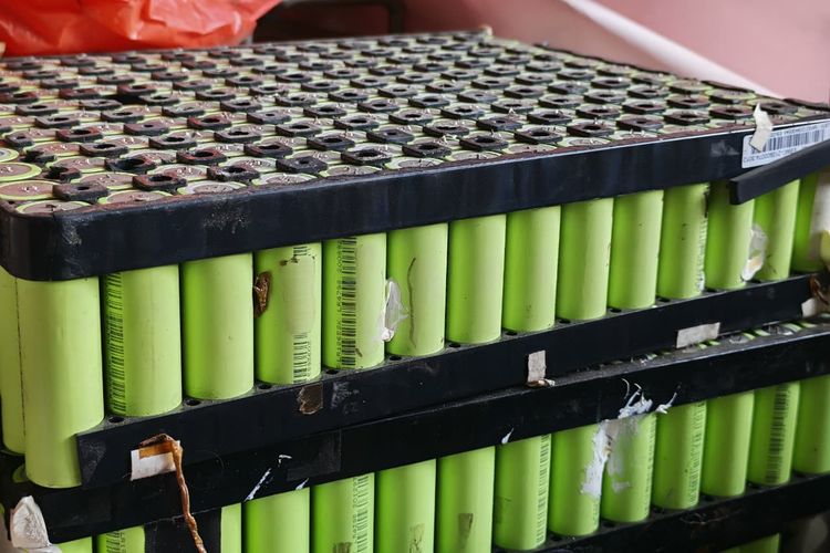 Panduan Lengkap Merawat Baterai Motor Listrik Agar Awet