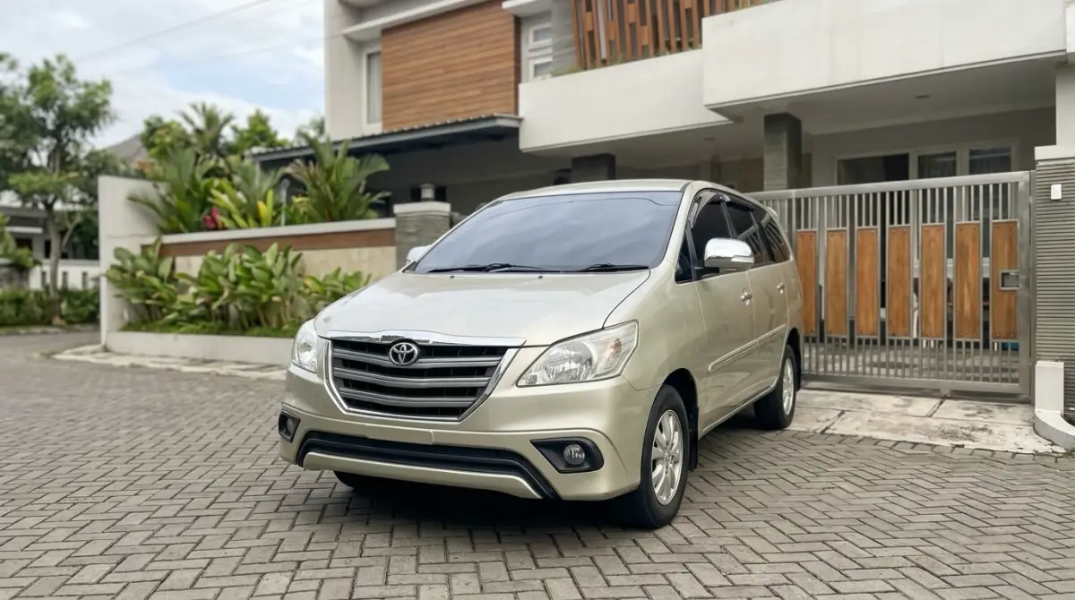 Panduan Lengkap Harga Toyota Kijang Innova Bekas: Reborn vs Barong