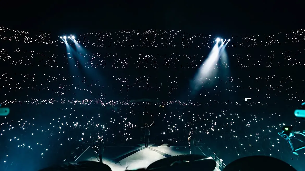 Isyana Sarasvati Mengguncang JIS Sebagai Pembuka Avenged Sevenfold