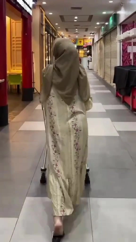 Rumus Outfit Pear Shape biar Pinggul Terlihat Seimbang, Bukan Disembunyikan