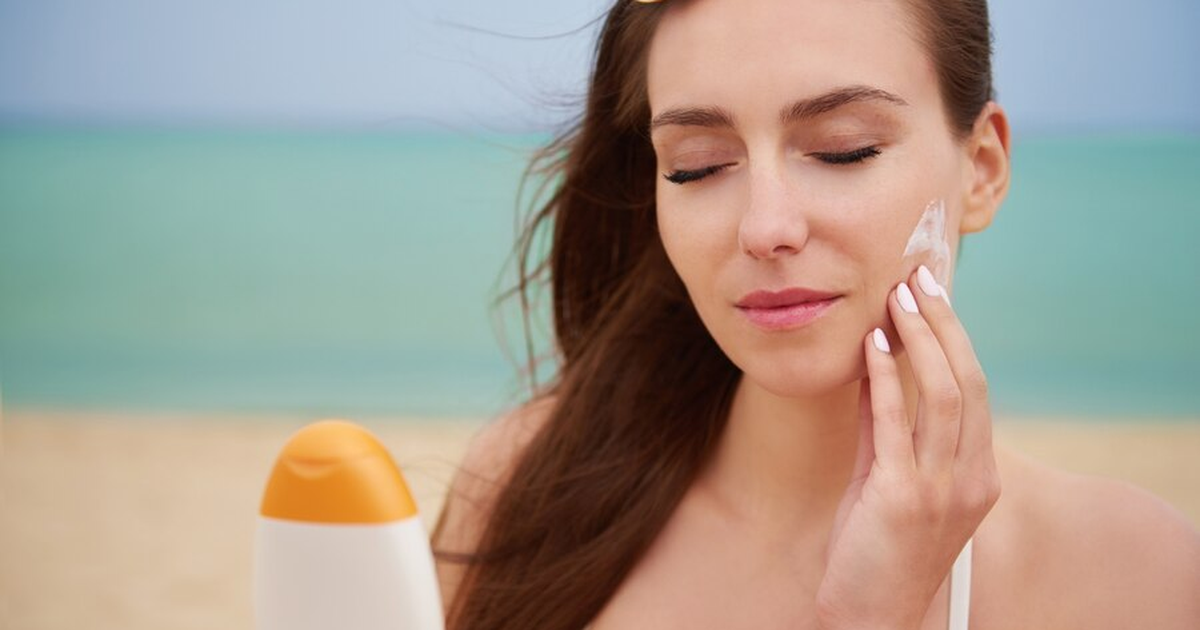 Physical Sunscreen untuk Kulit Berjerawat Tanpa Whitecast