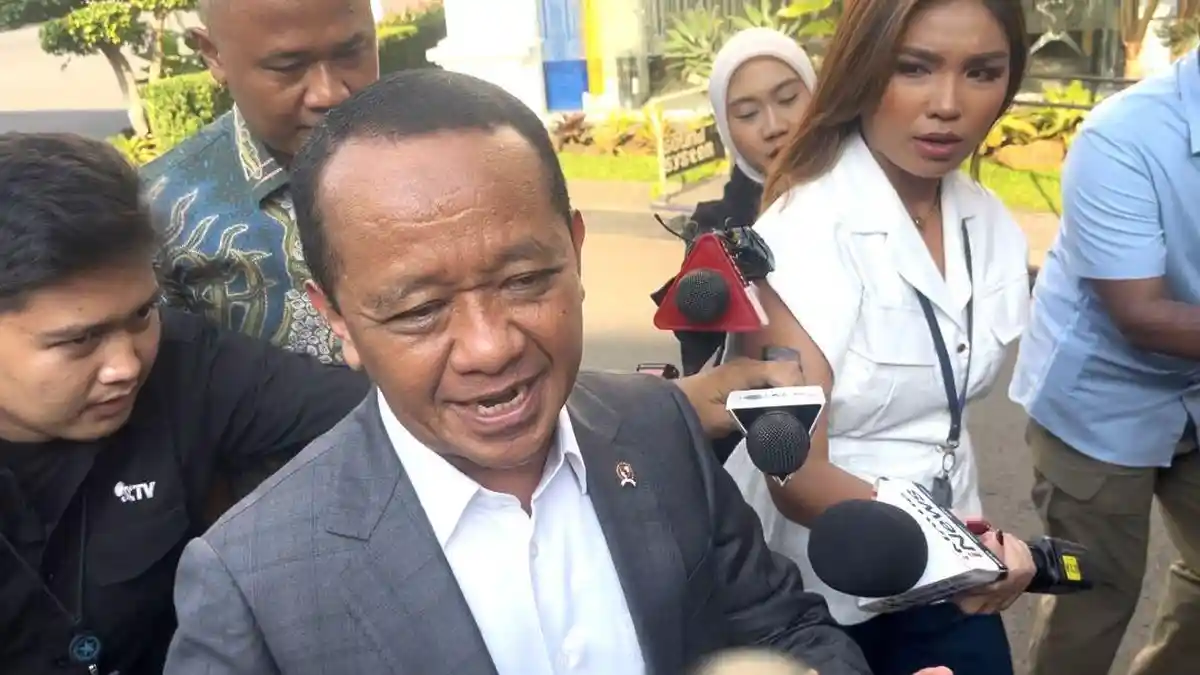 Antrean BBM Panjang di Timur: Stok Aman, Distribusi Buntu
