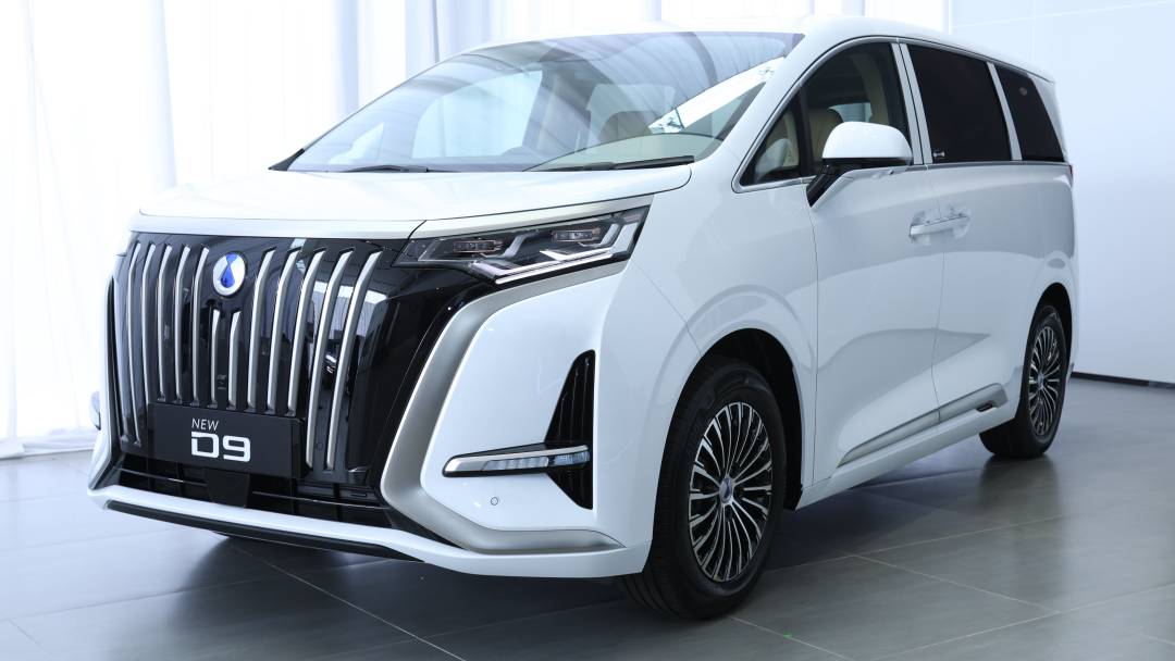 Danza D9 Facelift: MPV Listrik Premium dengan Flash Charging dan Jangkauan 730 km