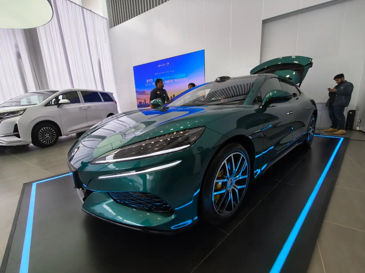 Danza Z9 GT: Sedan Listrik Premium yang Serius Mengguncang Pasar