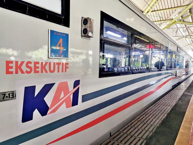 KAI dan INKA Genjot Modernisasi Armada Kereta Rp14,88 Triliun