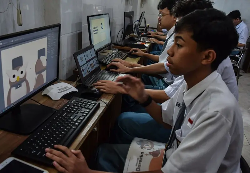 Siswa Andalkan AI untuk Tugas, Tapi Takut Tak Paham