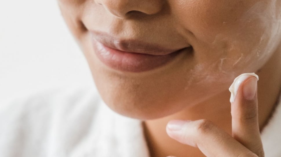 Retinol Moisturizer untuk Usia 30+: Pilih Formula Efektif Tanpa Iritasi