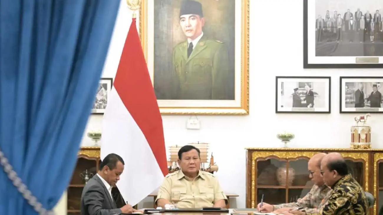 Prabowo Perintahkan Transformasi PLN dan Lompatan Panel Surya 100 GW